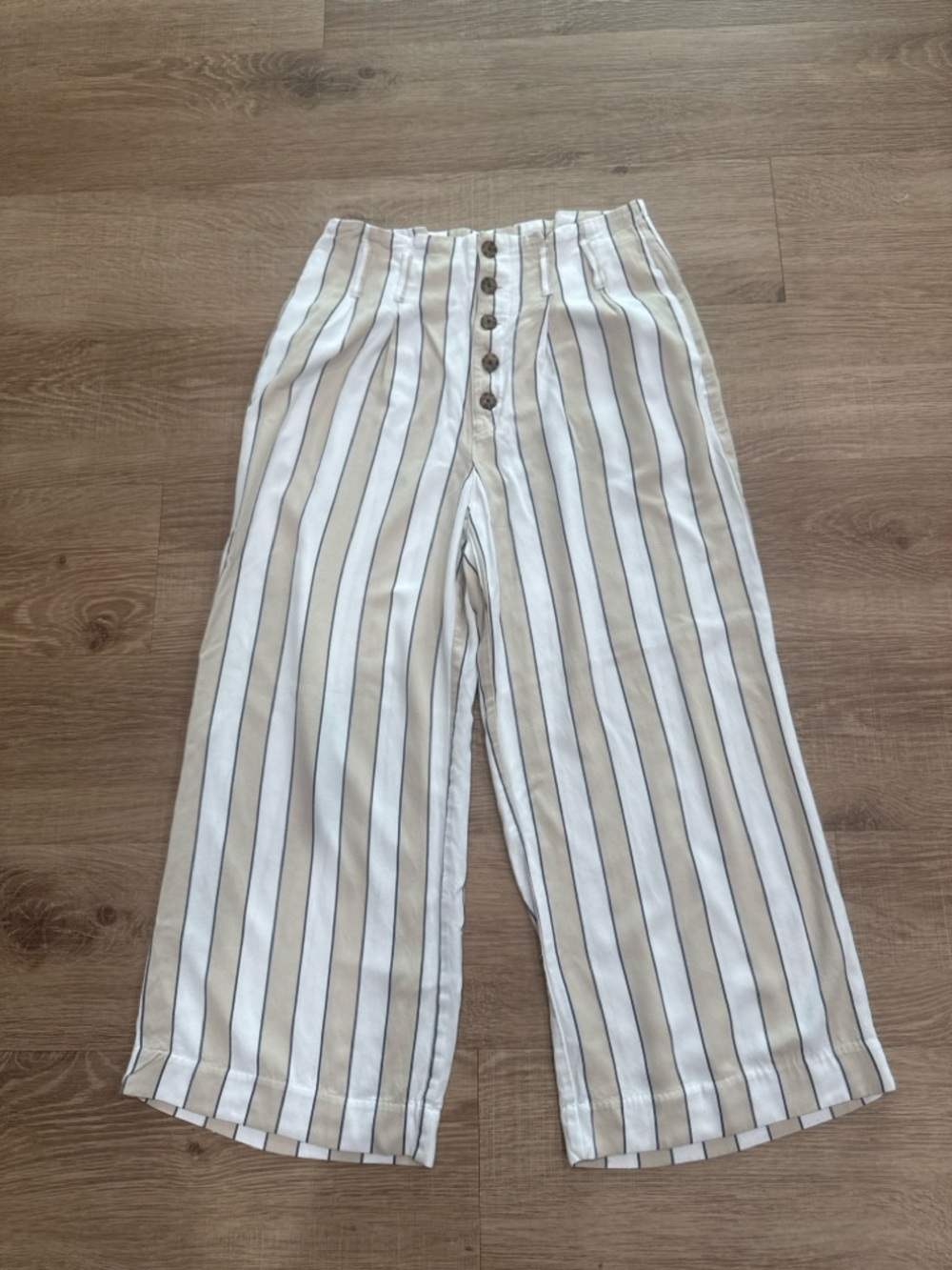 Abercrombie & Fitch Cream Wide-Leg Striped Button-Front Pants - Picture 5 of 8